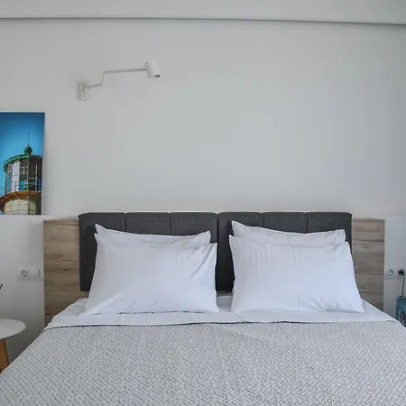 アパートホテル Pharos