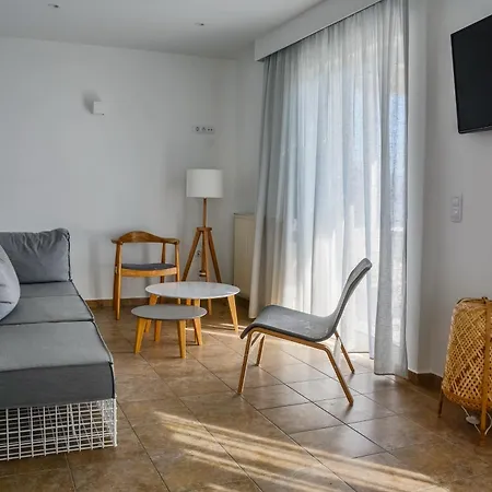 アパートホテル Pharos 4*