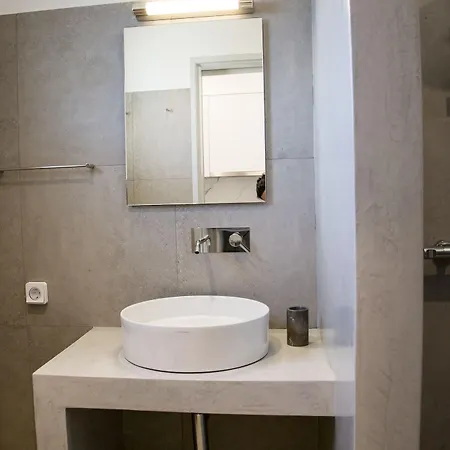 Aparthotel Pharos