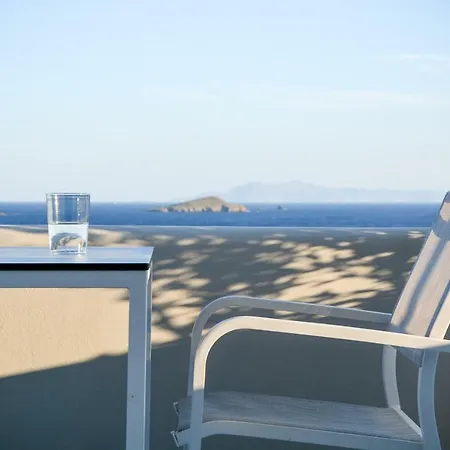 Pharos アパートホテル