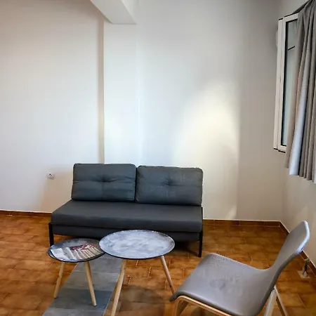 Aparthotel Pharos 3*