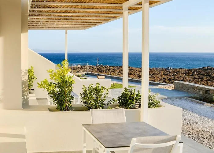 Ξενοδοχείο με διαμερίσματα Pharos 4*