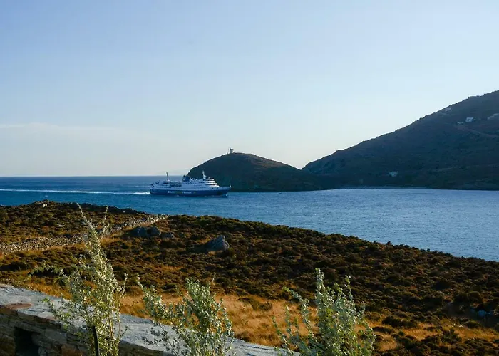 Ξενοδοχείο με διαμερίσματα Pharos Γαύριο