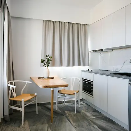 Aparthotel Pharos 3*