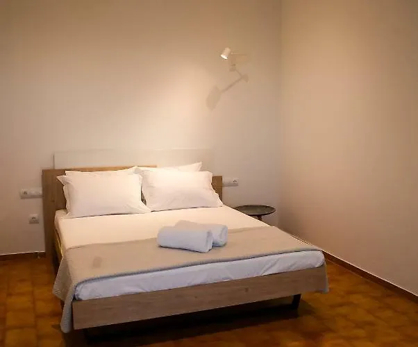 Pharos Lägenhetshotell 4*